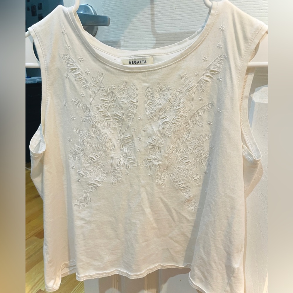 Loose tank top with open back and cutouts